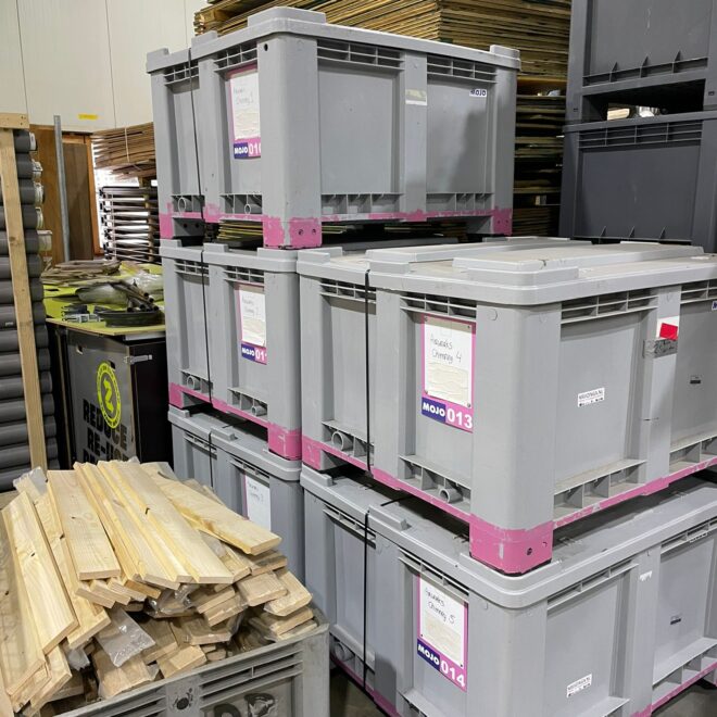 Grijs krat; Schoorstenen Armadillow; 2/5